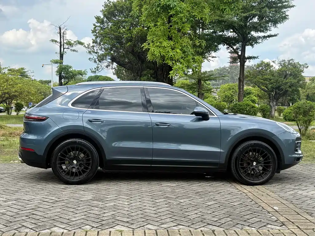 Porsche Cayenne 2019 — фото 18