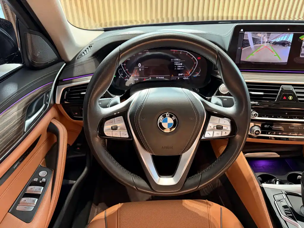 BMW 5 Series 2022 — фото 13