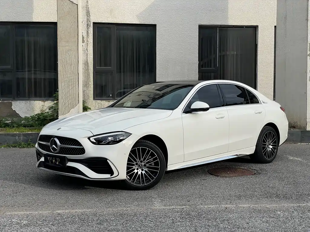 Mercedes-Benz C-Class 2025 — фото 1