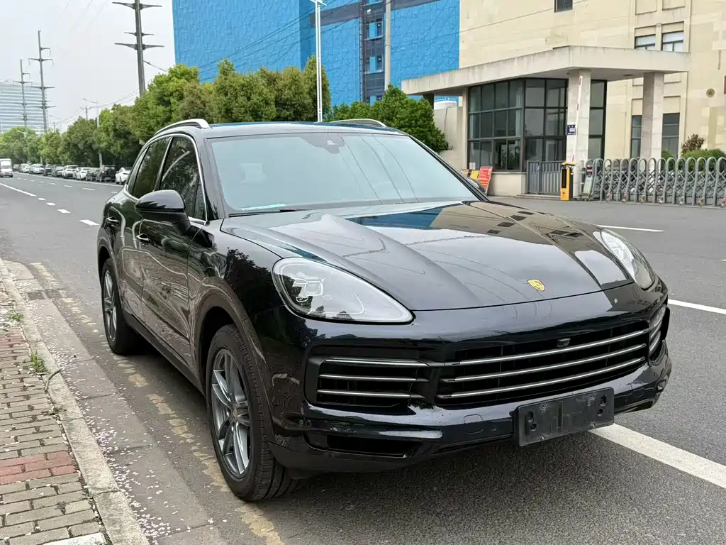 Porsche Cayenne 2018 — фото 10