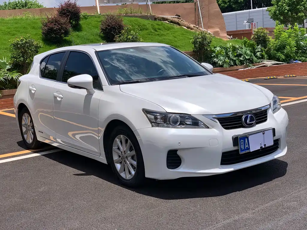 Lexus CT 2012