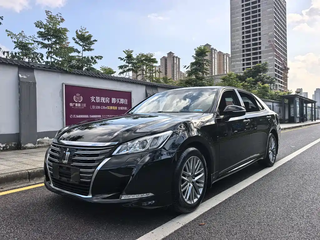 Toyota Crown 2017