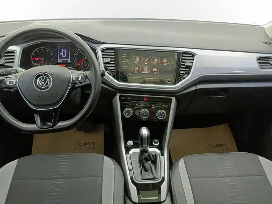 Volkswagen T-Roc 2023 — фото 12