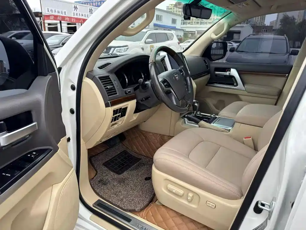 Toyota Land Cruiser 2016 — фото 4