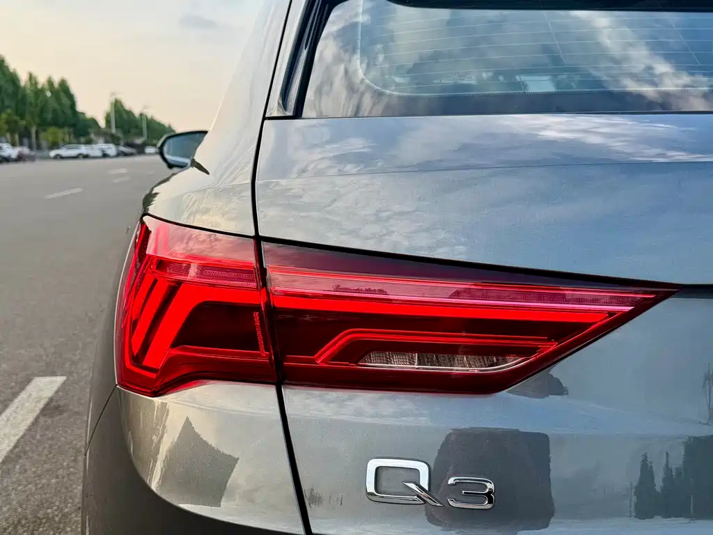 Audi Q3 2023 — фото 13