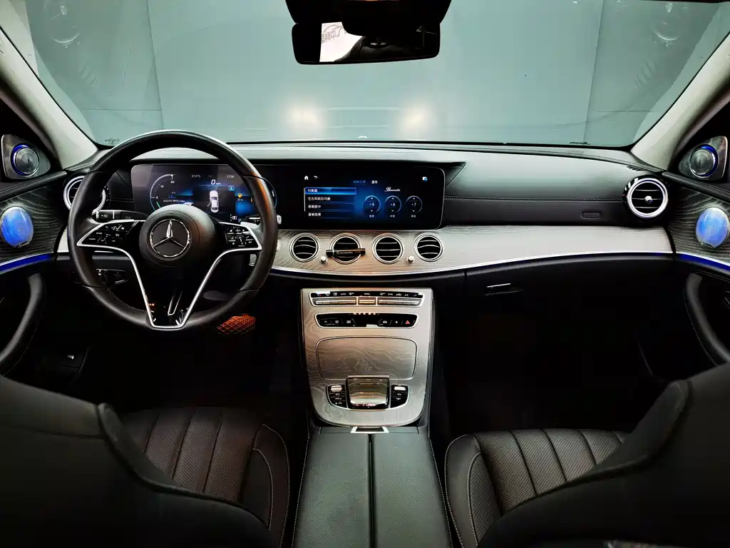 Mercedes-Benz E-Class 2021 — фото 19