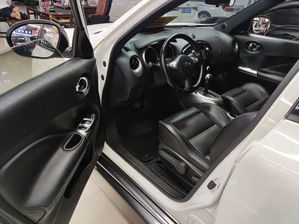 Infiniti ESQ 2017 — фото 16