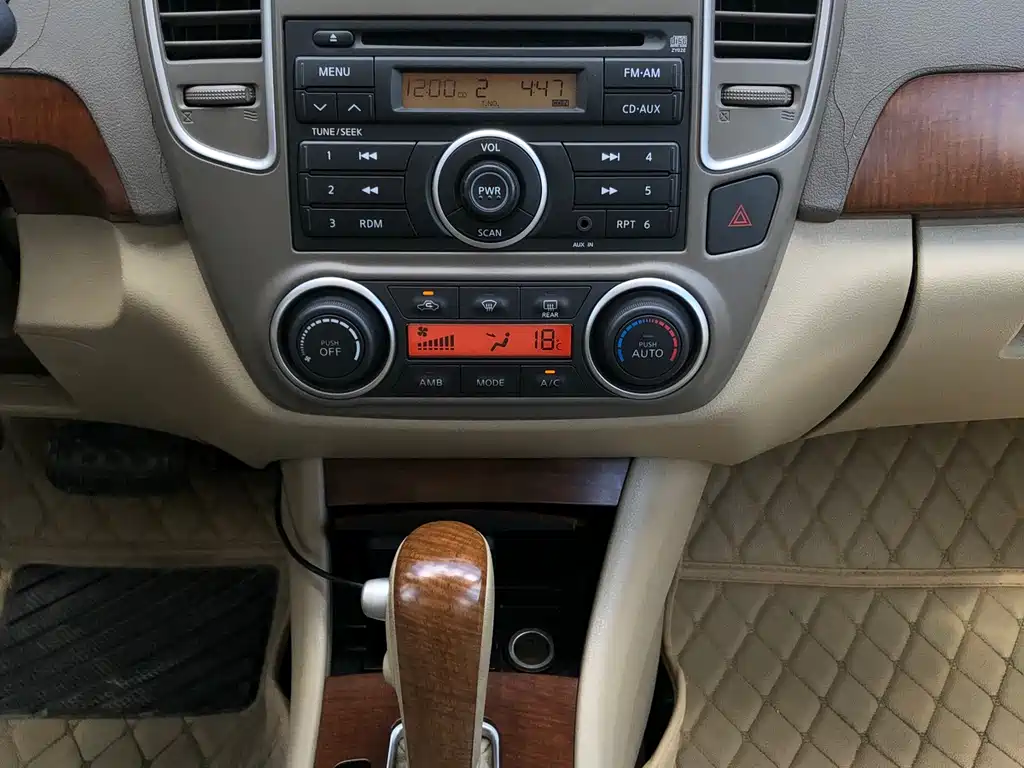 Nissan Sylphy 2011 — фото 11