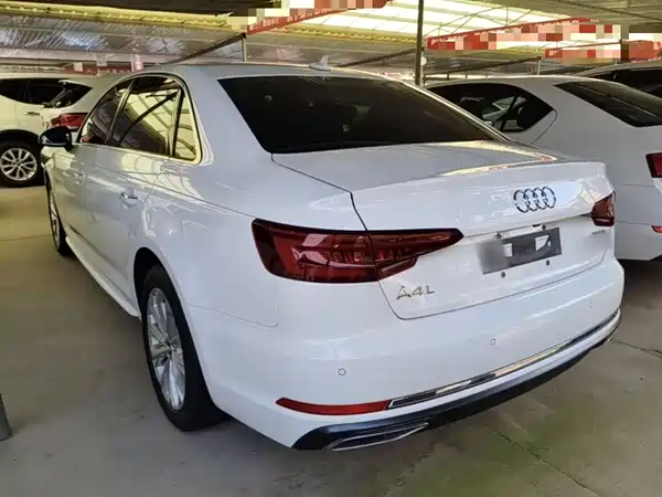 Audi A4L 2020