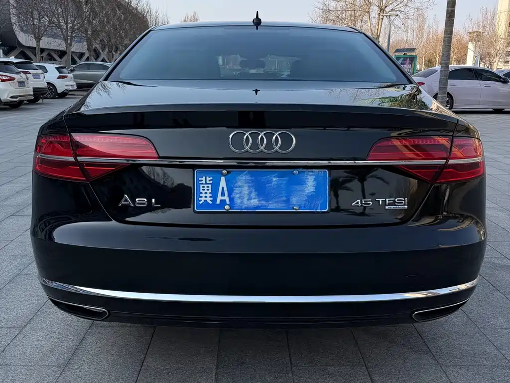 Audi A8 2015 — фото 5