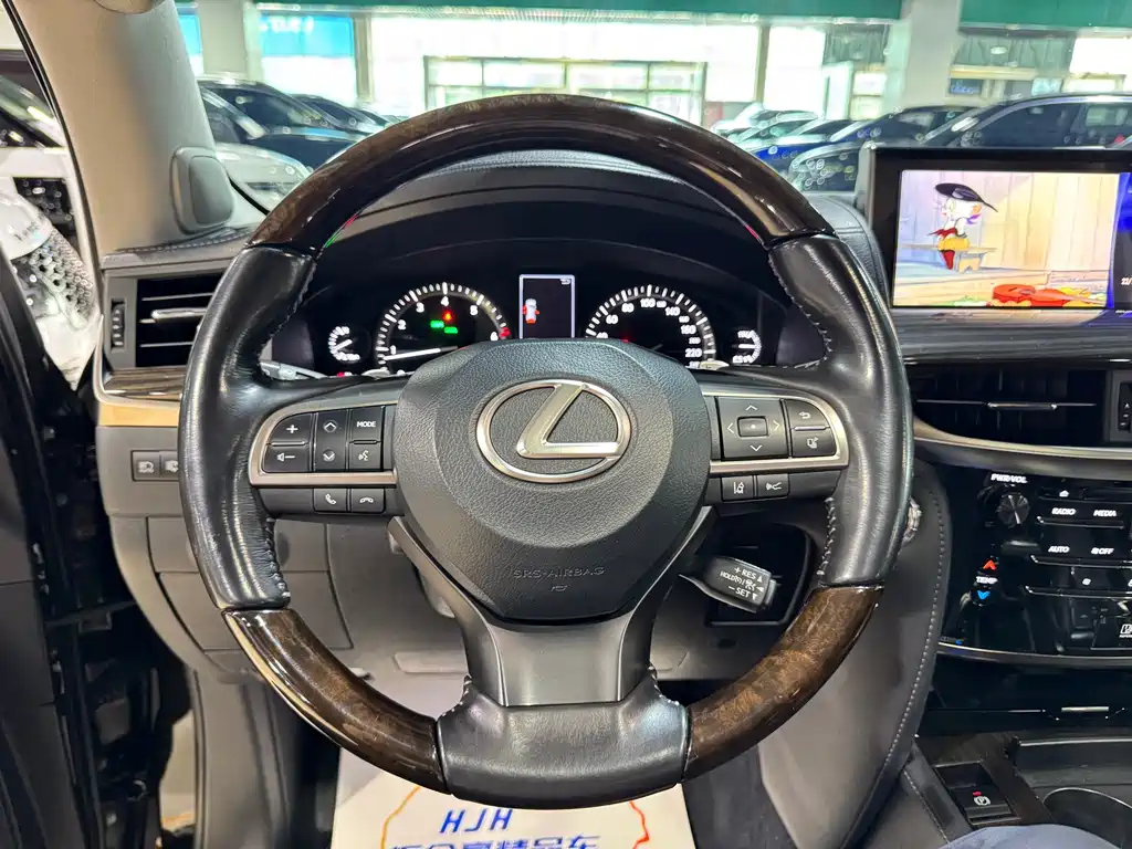 Lexus LX 2016 — фото 6