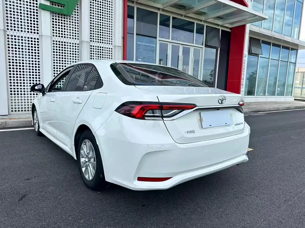 Toyota Corolla 2022 — фото 27