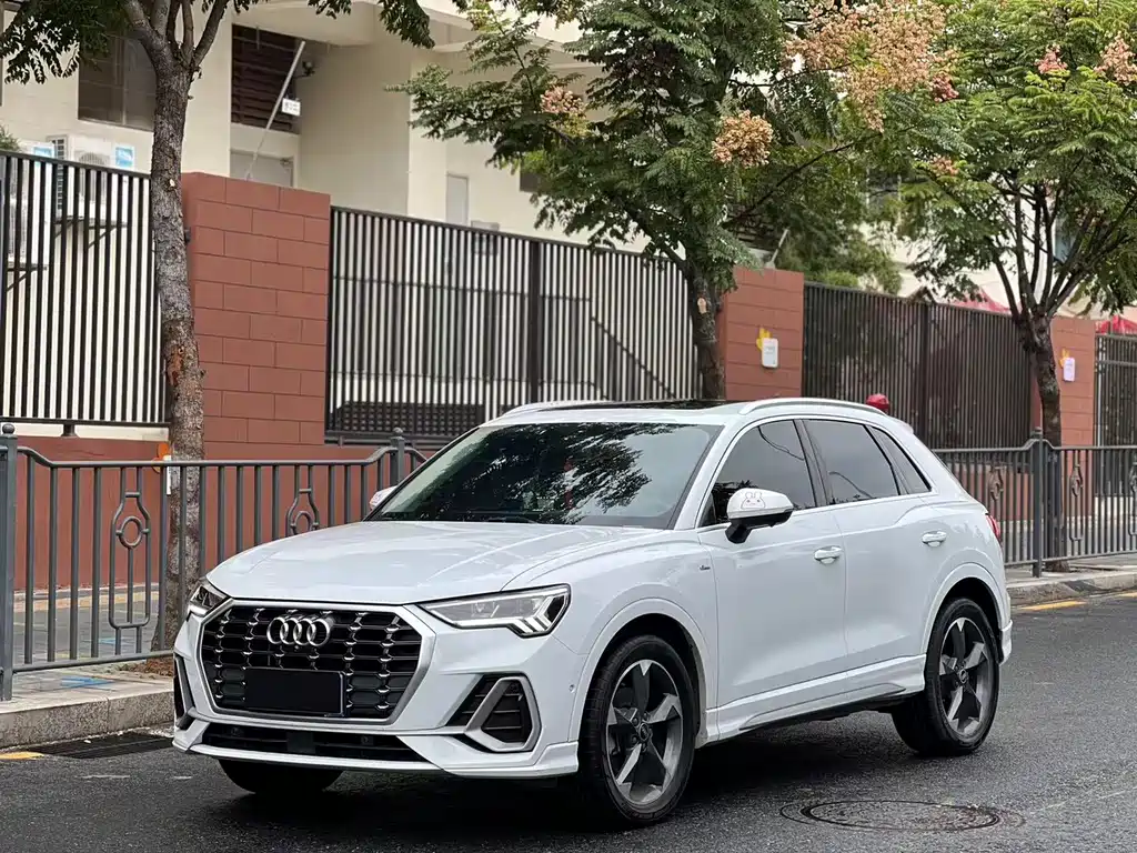 Audi Q3 2021