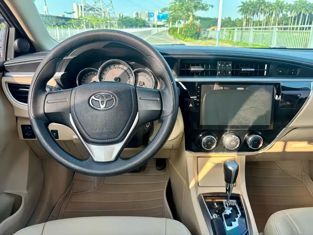 Toyota Corolla 2017 — фото 12