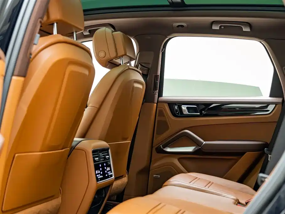 Porsche Cayenne 2019 — фото 12