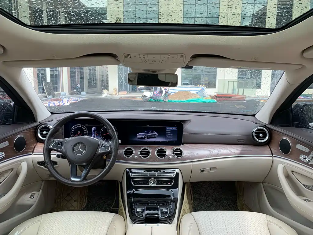 Mercedes-Benz E-Class 2017 — фото 33