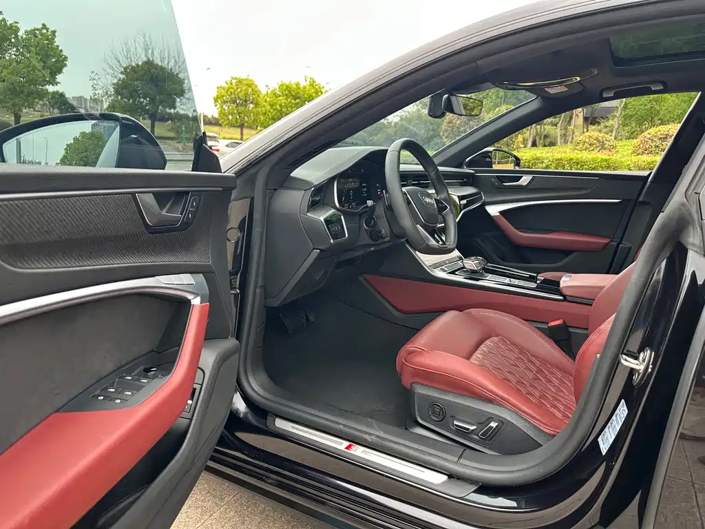 Audi A7L 2023 — фото 9