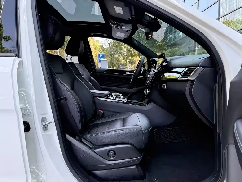 Mercedes-Benz GLE 2017 — фото 16