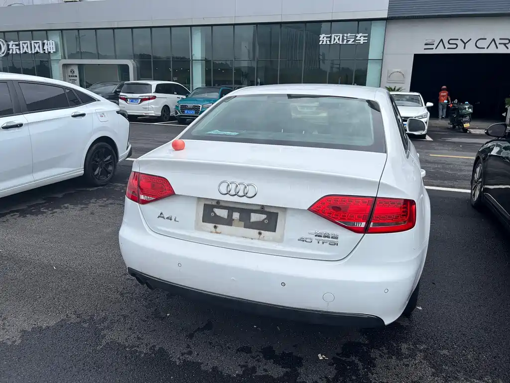 Audi A4L 2011