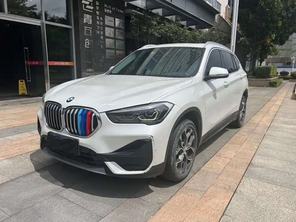 BMW X1 2021 — фото 1