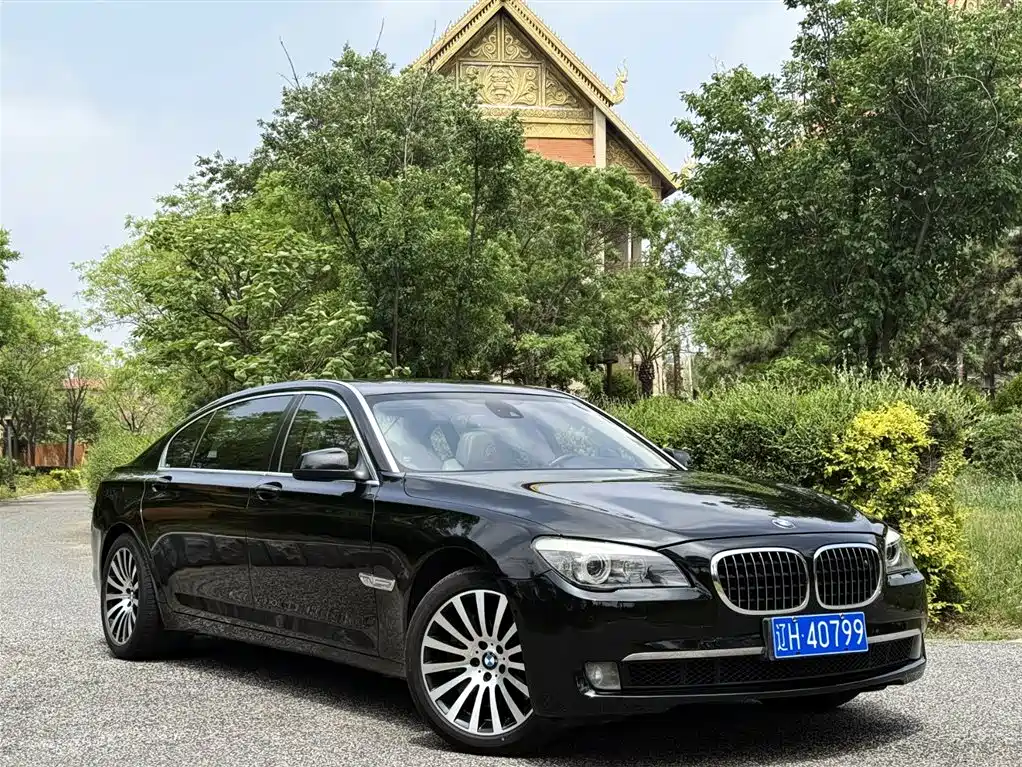 BMW 7 Series 2012 — фото 2