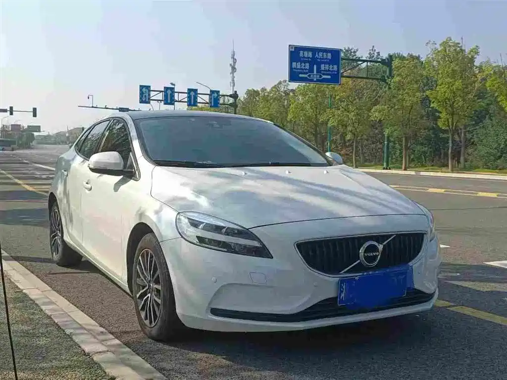 Volvo V40 2016 — фото 3