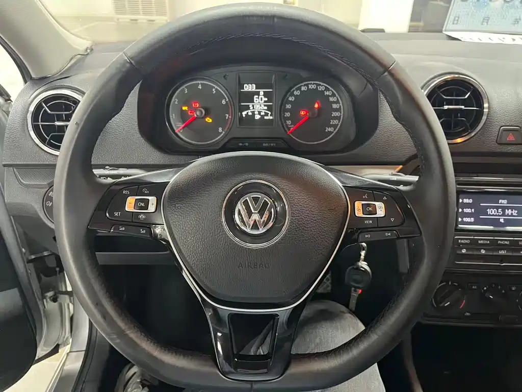 Volkswagen Jetta 2017 — фото 19