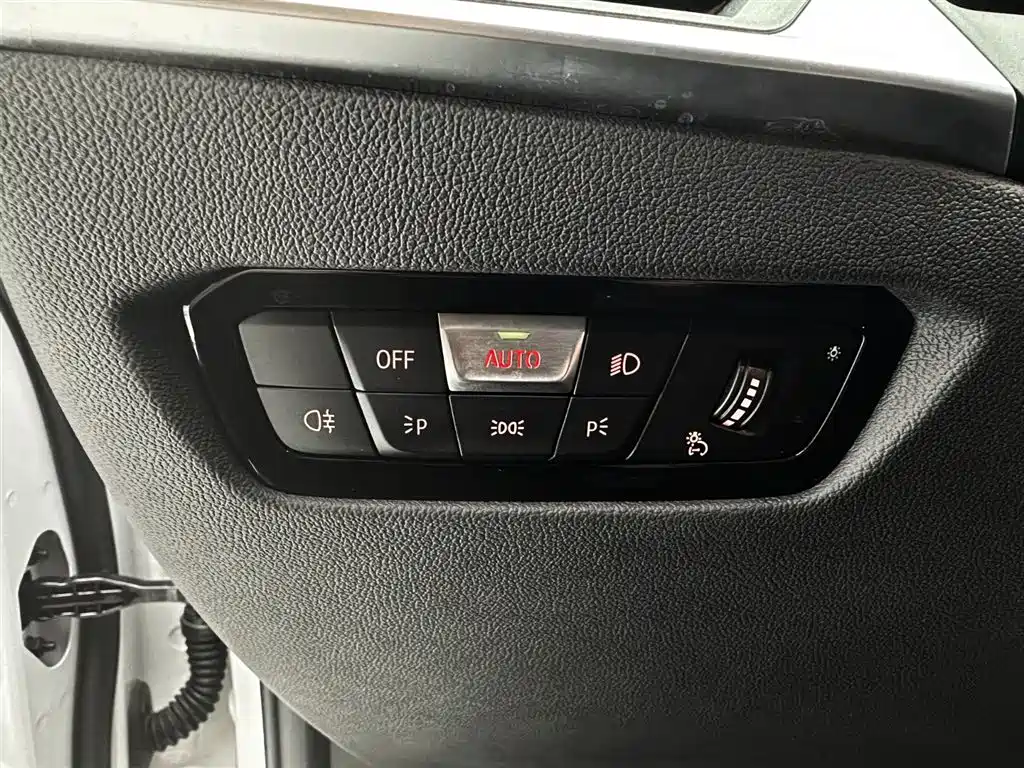BMW 3 Series 2022 — фото 18