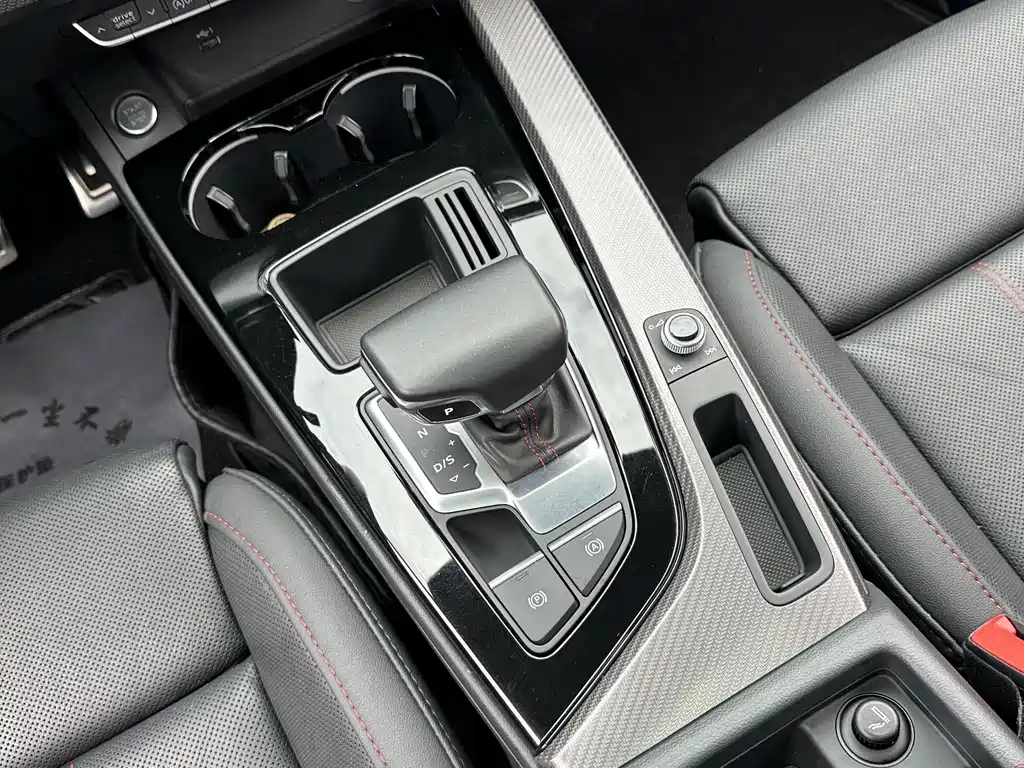 Audi A4L 2022 — фото 22