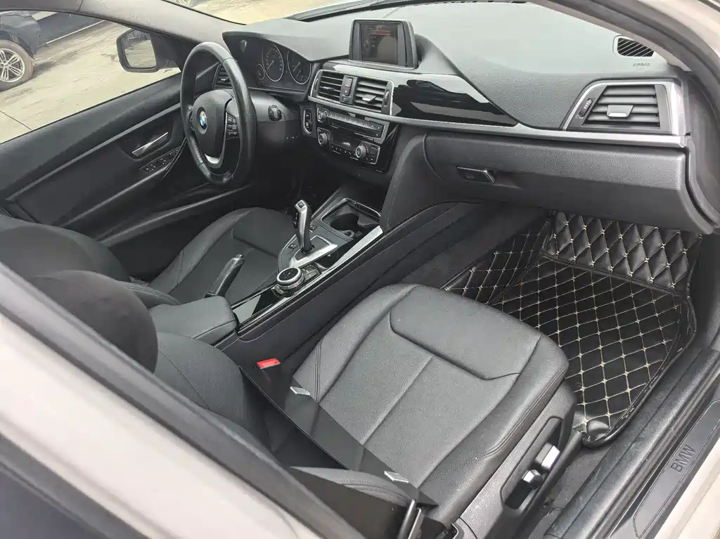 BMW 3 Series 2017 — фото 9