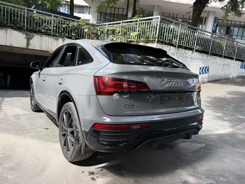 Audi Q5L Sportback 2021 — фото 13