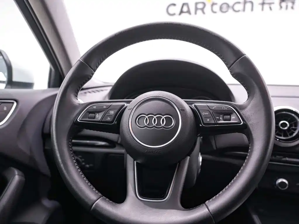 Audi A3 2019 — фото 17