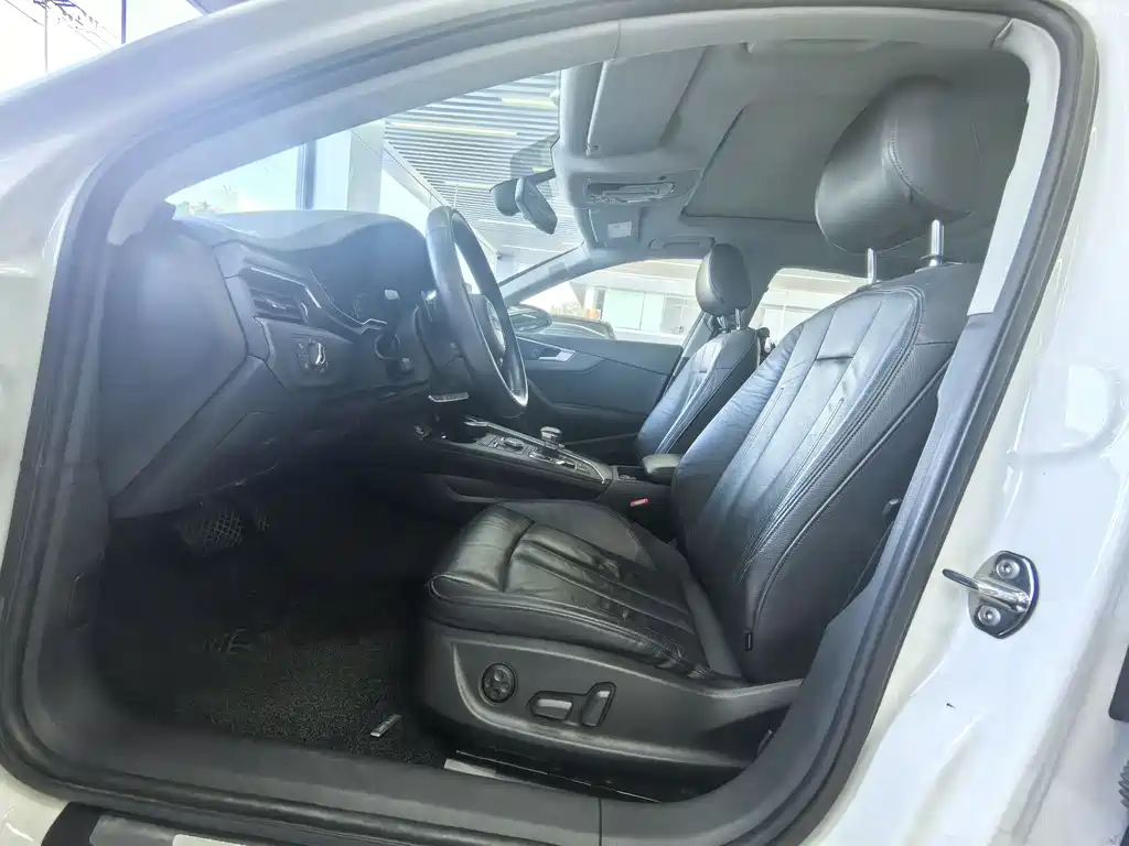 Audi A4L 2017