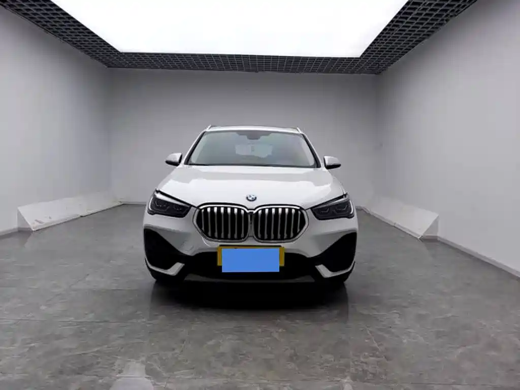 BMW X1 2022 — фото 8