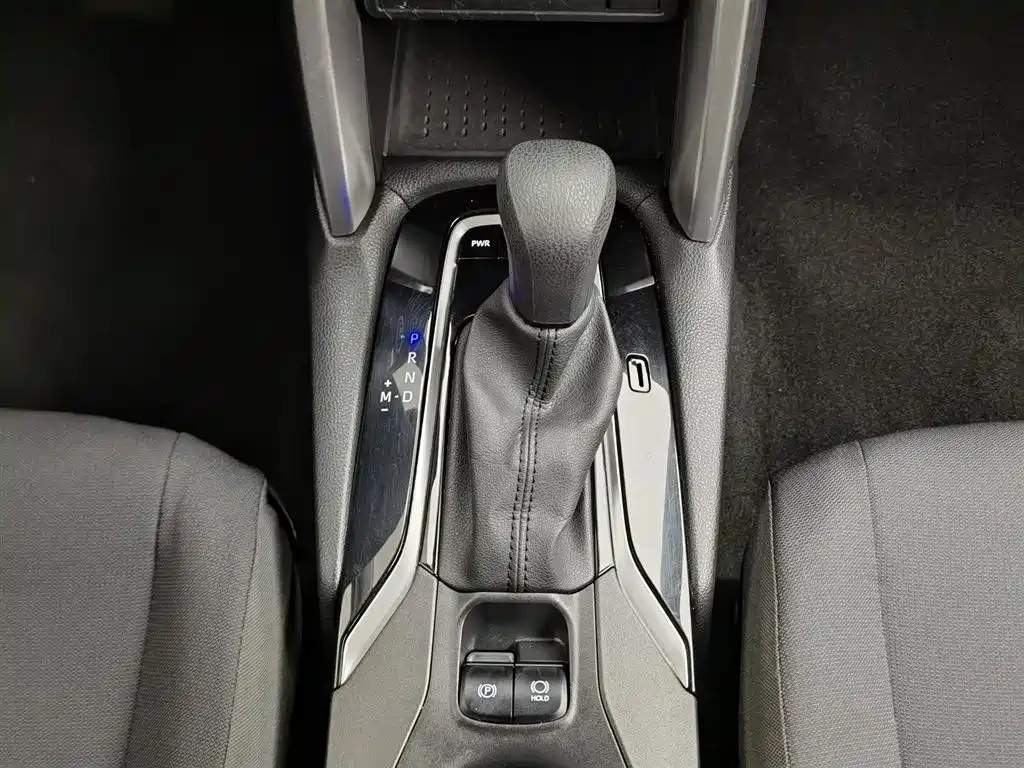 Toyota Corolla Cross 2023 — фото 13