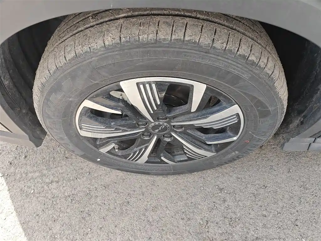 BYD Seal 05 DM-i 2025 — фото 25