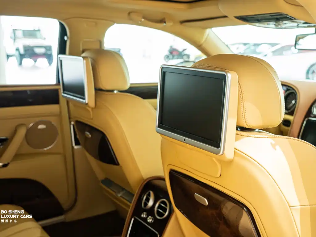 Bentley Flying Spur 2016 — фото 11