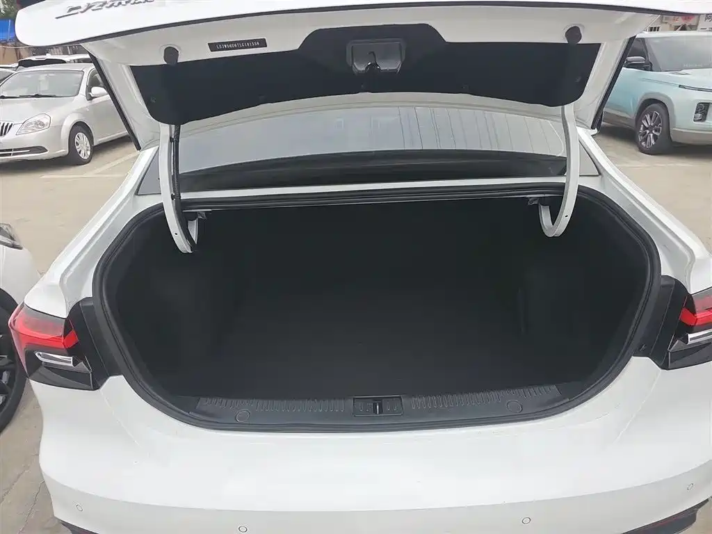 Roewe i6 MAX 2021 — фото 19