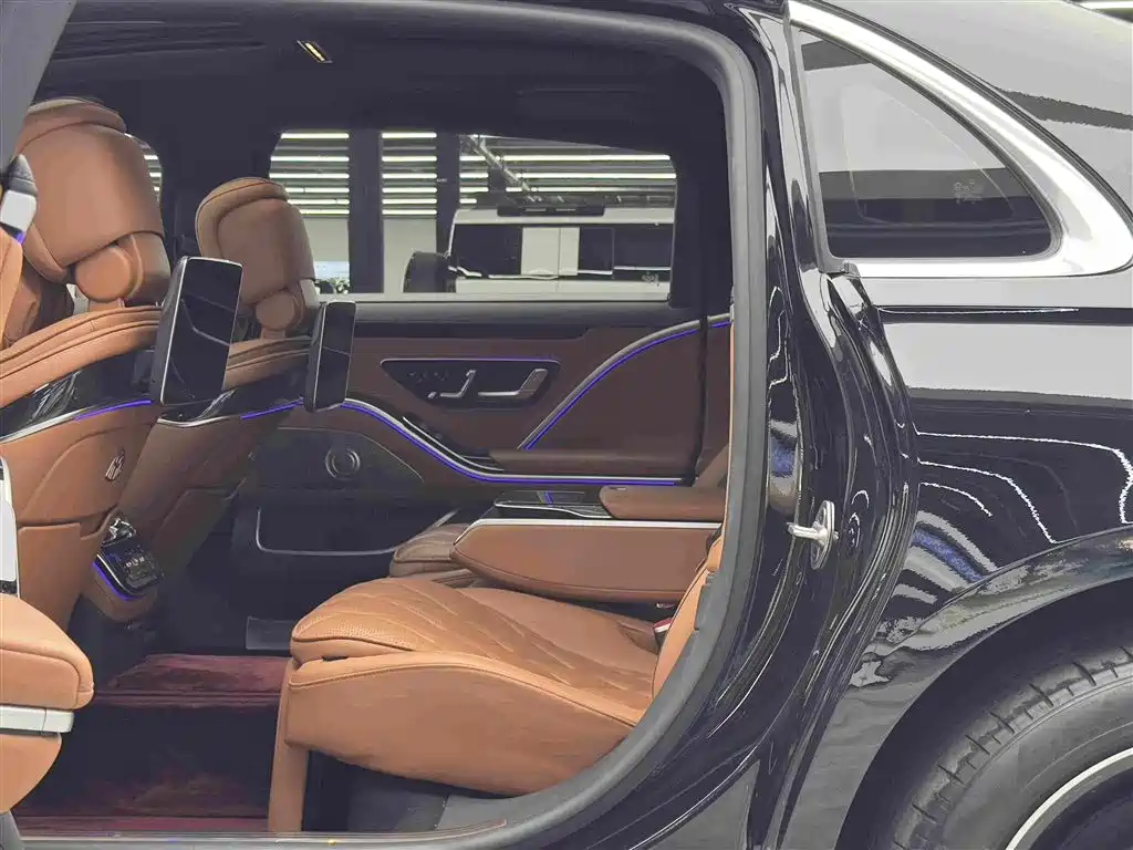 Mercedes-Benz Maybach S-Class 2022 — фото 9