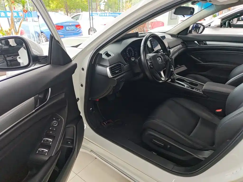 Honda Accord 2021 — фото 16