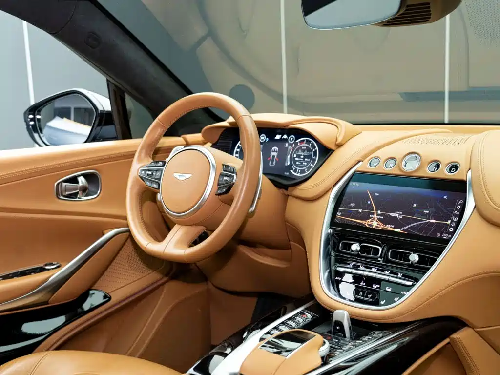 Aston Martin DBX 2024 — фото 14