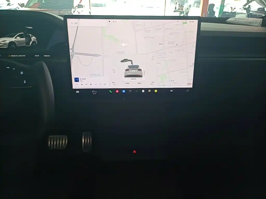 Tesla Model X 2023 — фото 13