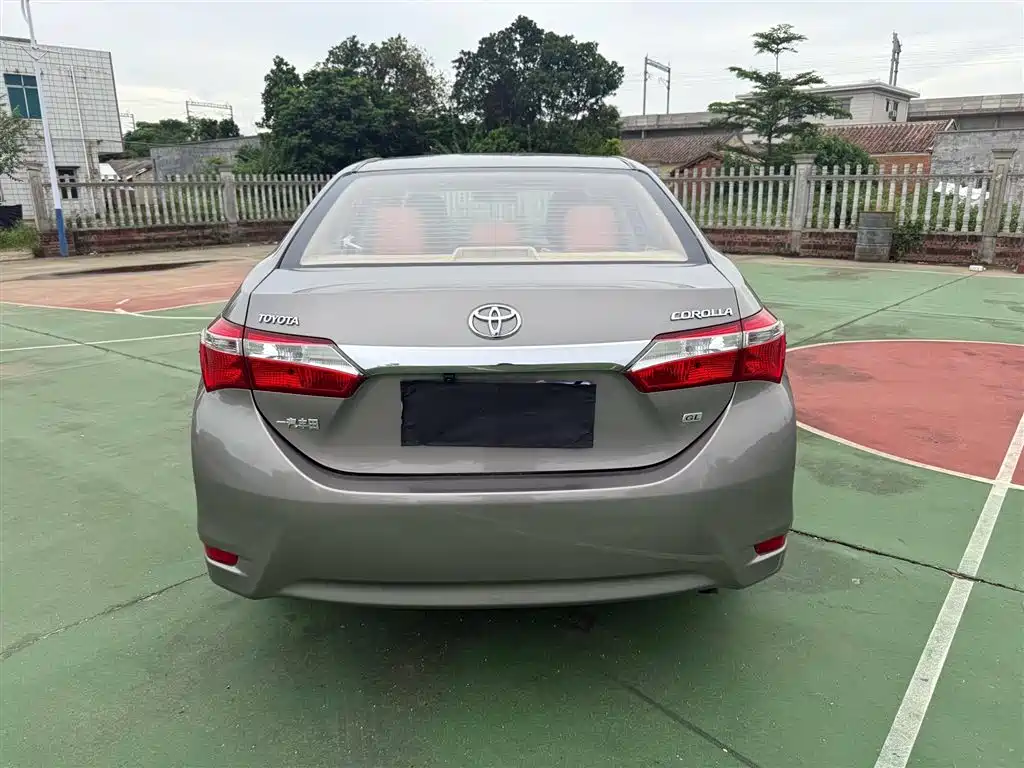 Toyota Corolla 2015 — фото 5