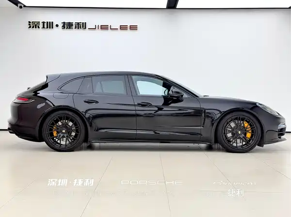 Porsche Panamera 2022