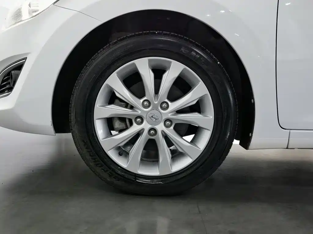 Hyundai Elantra Langdong 2016 — фото 17