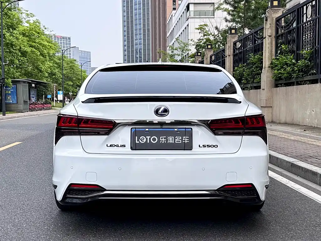 Lexus LS 2020 — фото 5