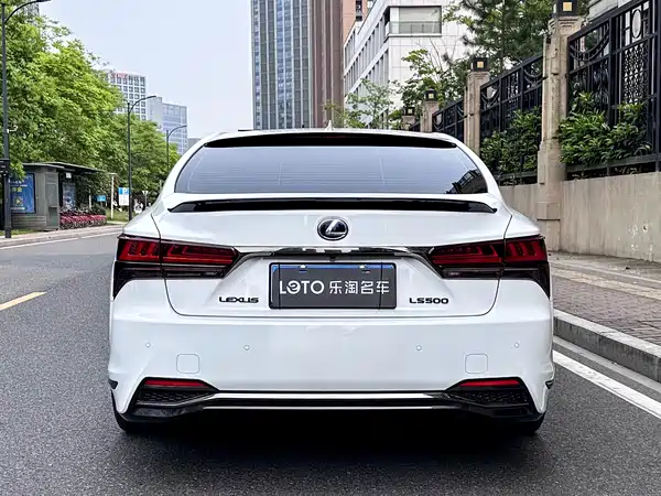 Lexus LS 2020