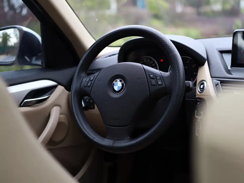 BMW X1 2014 — фото 7