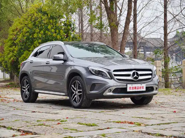 Mercedes-Benz GLA 2015