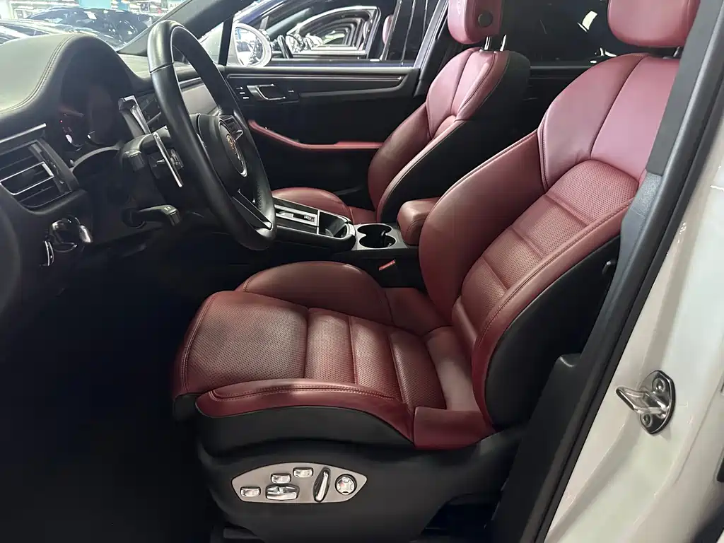 Porsche Macan 2022 — фото 12